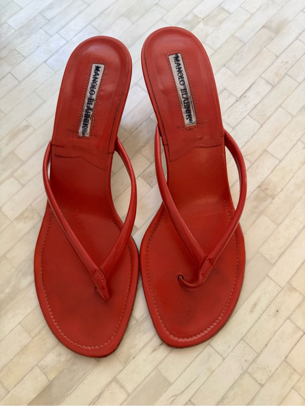 Manolo Blahnik Paterno EU 38.5 Red Coral Vintage Thong Kitten Heels Sandals